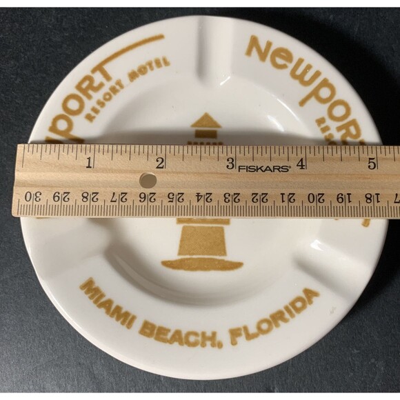 Vintage Newport Resort Motel Ash Tray Miami Beach Florida 1960s - Picture 3 of 4